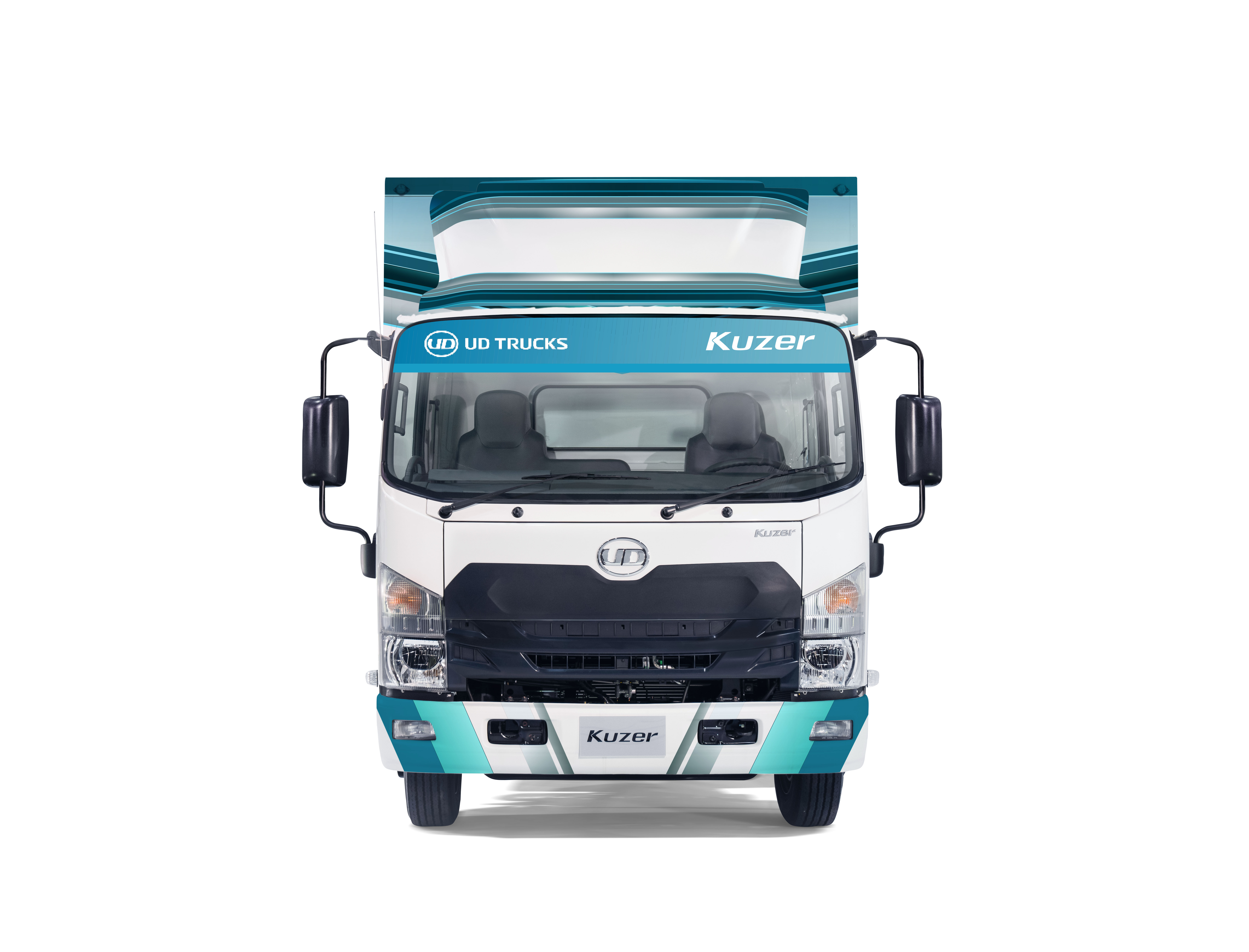 شاحنة توصيل كبيرة بيضاء وزرقاء تظهر من الأمام