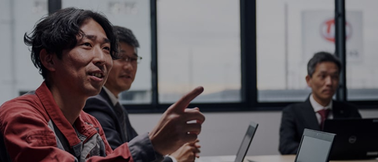 本社キャリア採用者の業務内容を紹介するイメージ写真