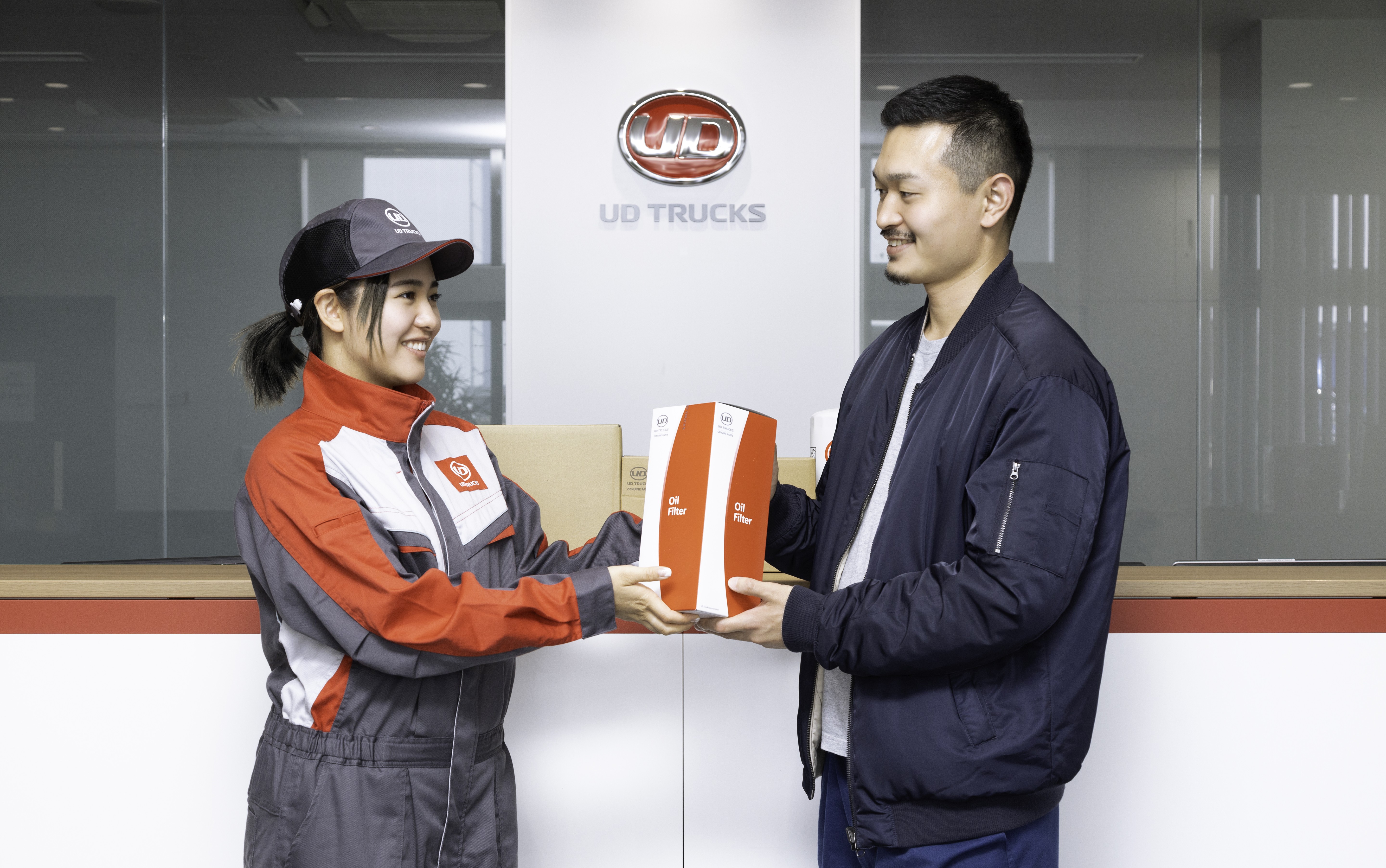 令和7年式の17クオン純正品 UDトラックス純正 17クオン クオン