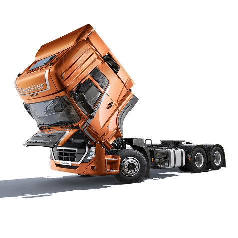 Orange na trak na nakataas ang harapan, puti ang background.