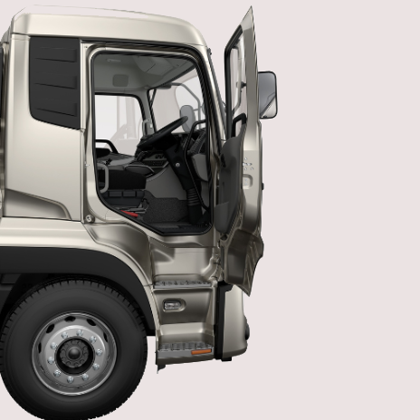 貨車駕駛室車門打開，露出駕駛座位