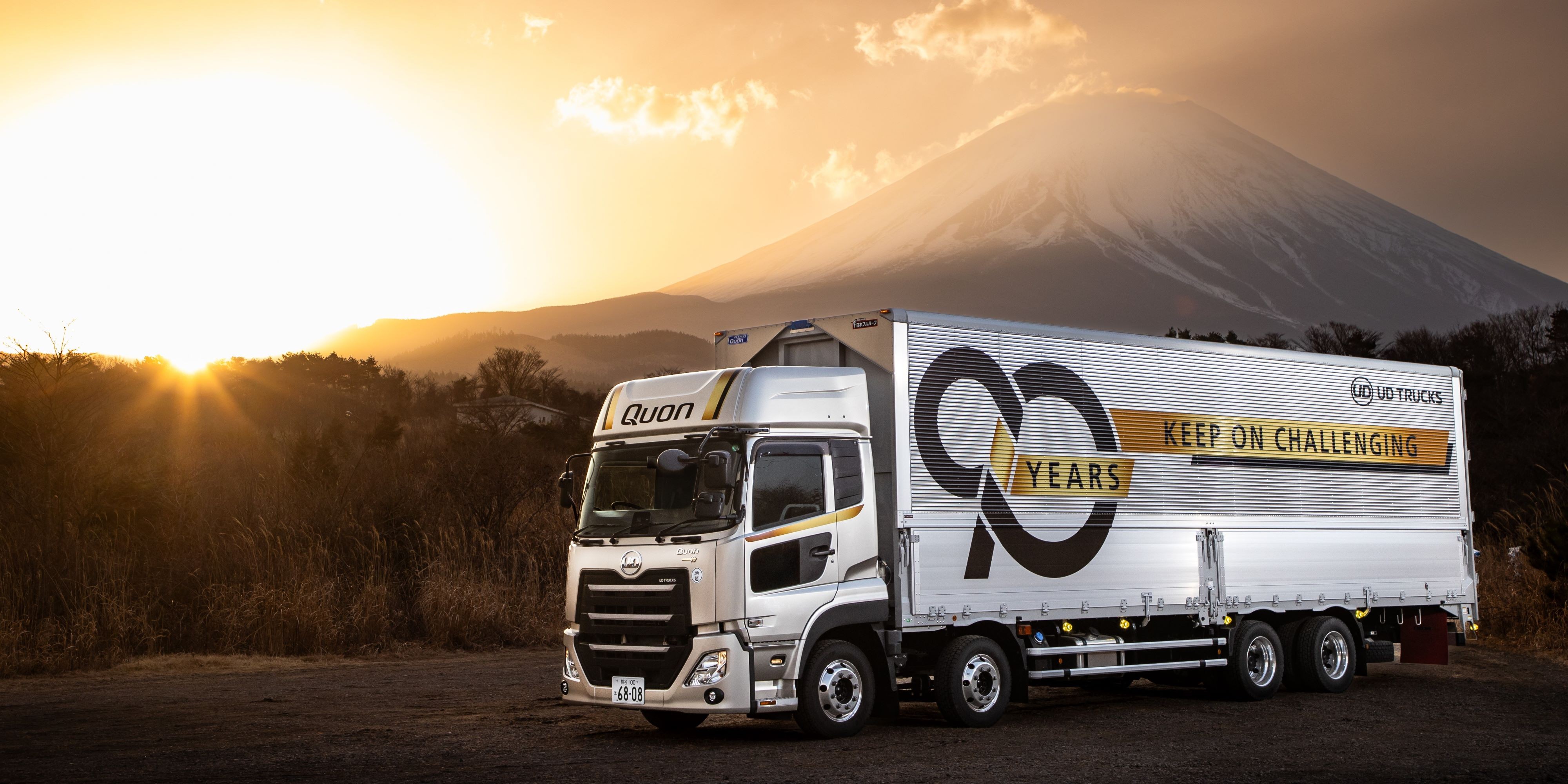 未使用）UDトラックス90周年記念Quonトミカ ⭐︎激レア