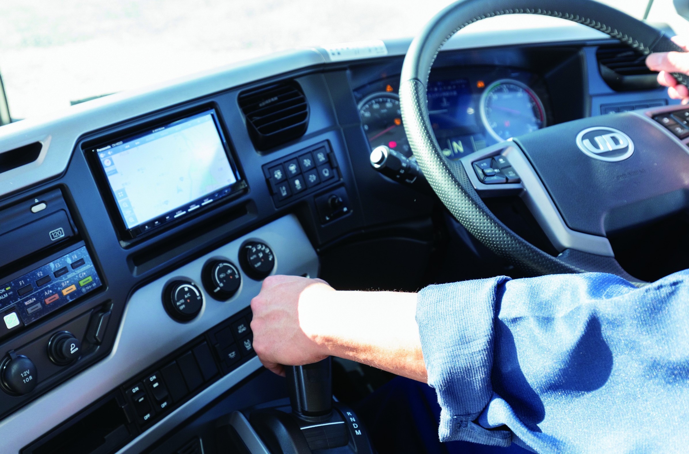 Quon GW 6╳4の現場力で 関連企業と共に成長する。 | UD Trucks