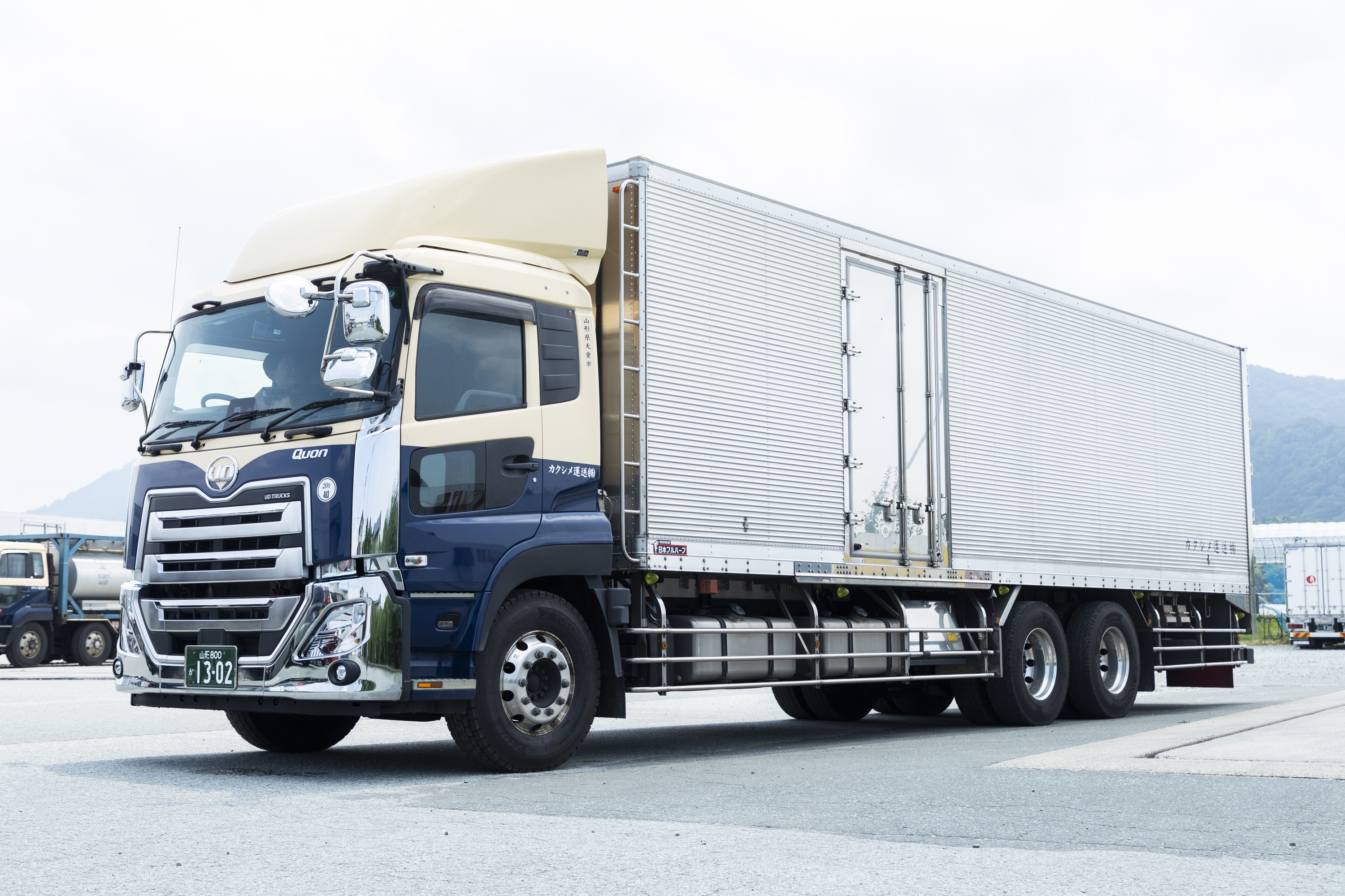 Quon大型冷凍車の稼働で 東北6県の鮮度輸送を担う。 | UD Trucks Quon大型冷凍車の稼働で 東北6県の鮮度輸送を担う。 | UD Trucks